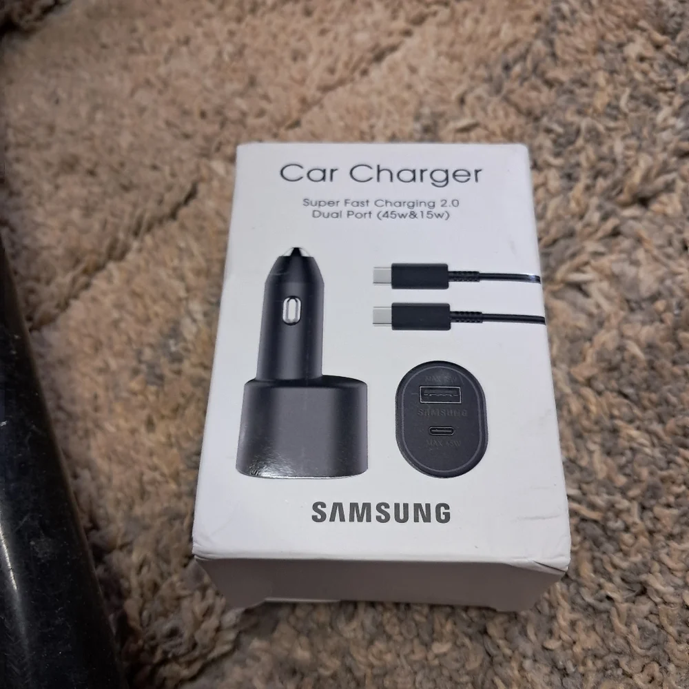Samsung Super Fast Car Charger & Smart Sensor Car Wireless Charger